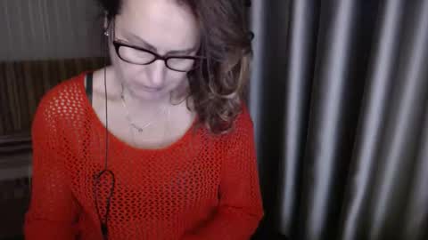 Lauraoven1 online show from 10, 11, 2025