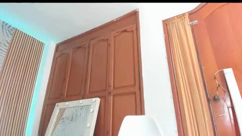 Snapshot of laurarossi_nova chatting on 23, 9, 2025 Laura online show from 23, 9, 2025