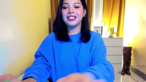 Snapshot of laurasinclair chatting on 3, 12, 2025 Your sweet Laura online show from 3, 12, 2025