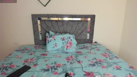 laurasofia01 online show from 27, 11, 2025