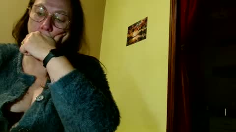 Snapshot of laureanne50 chatting on 5, 12, 2024 laureanne online show from 5, 12, 2024