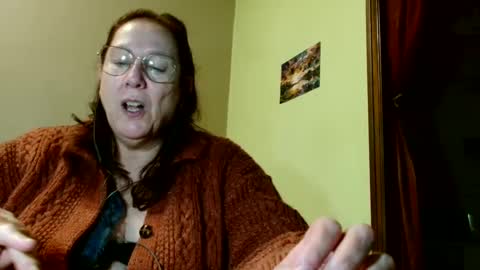 Snapshot of laureanne50 chatting on 19, 12, 2024 laureanne online show from 19, 12, 2024