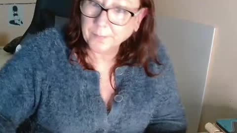 Snapshot of laureanne50 chatting on 22, 12, 2024 laureanne online show from 22, 12, 2024