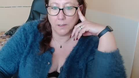 Snapshot of laureanne50 chatting on 8, 3, 2025 laureanne online show from 8, 3, 2025