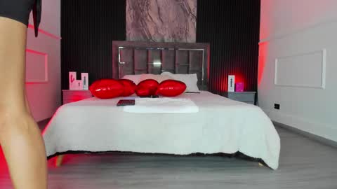 Snapshot of laureenwells chatting on 14, 2, 2026 Lauren Weels online show from 14, 2, 2026