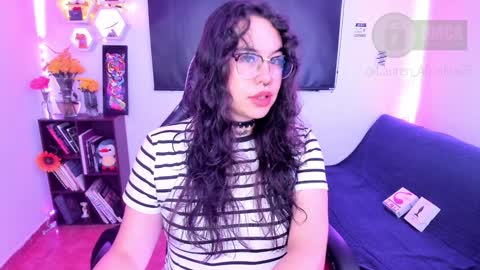  Im Lauren  independent model   online show from 1, 1, 2025