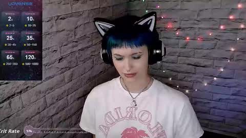 Snapshot of lauren_raquel chatting on 22, 10, 2025 Eva online show from 22, 10, 2025