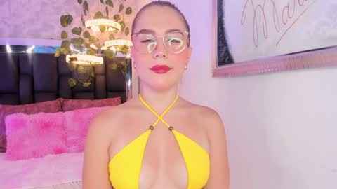 Snapshot of laurenblonde22 chatting on 13, 12, 2024 Lauren Blonde online show from 13, 12, 2024