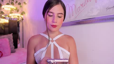 Snapshot of laurenblonde22 chatting on 27, 1, 2025 Lauren Blonde online show from 27, 1, 2025