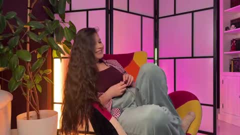 Snapshot of laurenbrite chatting on 21, 11, 2025 Lauren Brite online show from 21, 11, 2025