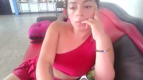 Snapshot of laurenhot94 chatting on 1, 11, 2025 laurenhot94 online show from 1, 11, 2025