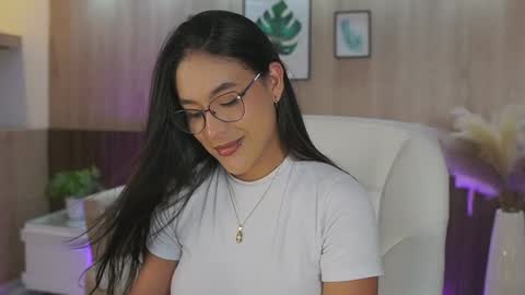Lauren Miles online show from 22, 9, 2025