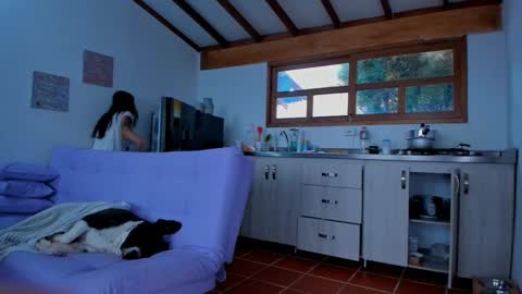 Lucie  online show from 28, 2, 2025