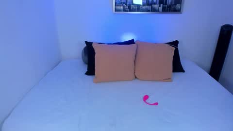 Snapshot of laurenxxl chatting on 13, 11, 2025 Lauren online show from 13, 11, 2025