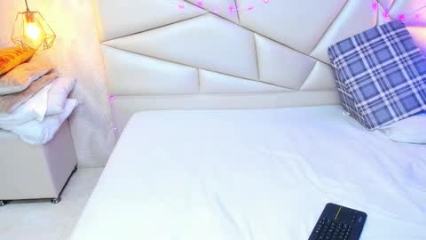 Laurent online show from 3, 2, 2026