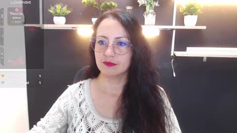 Laury  online show from 1, 4, 2026