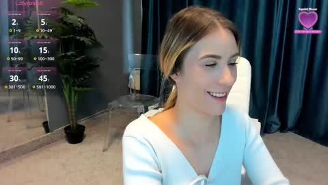 Snapshot of laurynncooper chatting on 15, 11, 2025 Laura online show from 15, 11, 2025