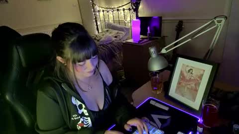 Snapshot of lavenderrzz19 chatting on 25, 11, 2025 Lavenderrzz online show from 25, 11, 2025