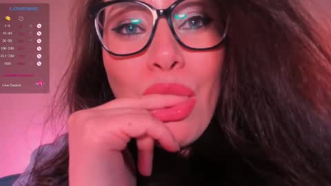 Laverna online show from 4, 3, 2025