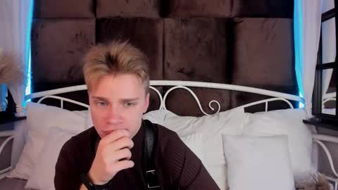 Snapshot of lawrence_miles chatting on 11, 10, 2025 Lawrence online show from 11, 10, 2025