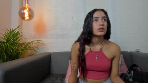 Layla online show from 3, 12, 2024