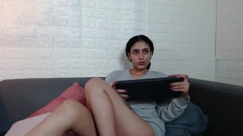 Layla online show from 22, 2, 2025