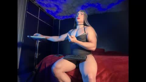 Layla   help me with your thumbs up its important  online show from 16, 3, 2026