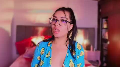 Snapshot of layla_nicols chatting on 8, 3, 2025 Layla online show from 8, 3, 2025