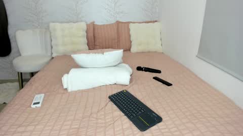 Layla Vanegas online show from 24, 12, 2024