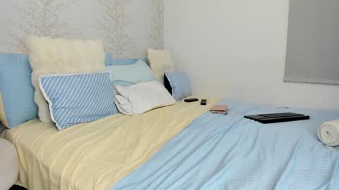 Layla Vanegas online show from 9, 2, 2025