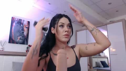 laylacruz online show from 7, 12, 2024