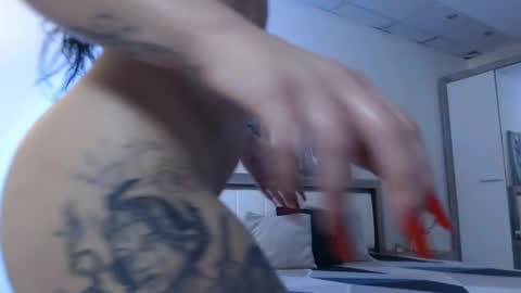 laylacruz online show from 11, 12, 2024