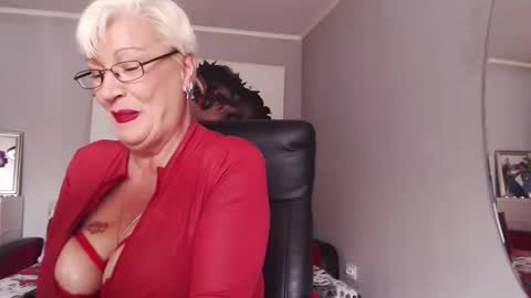 Layla online show from 13, 10, 2025