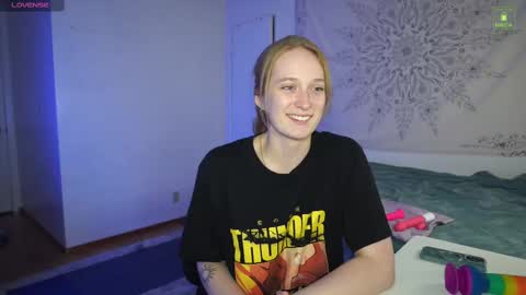 Snapshot of laylas_universe chatting on 17, 9, 2025 Layla Universe online show from 17, 9, 2025