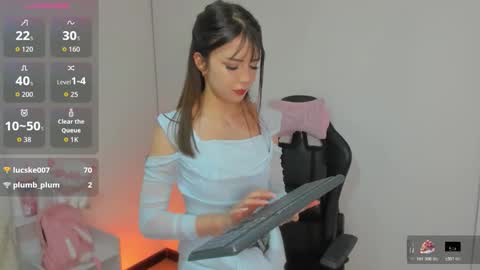 LAYLA online show from 30, 11, 2025