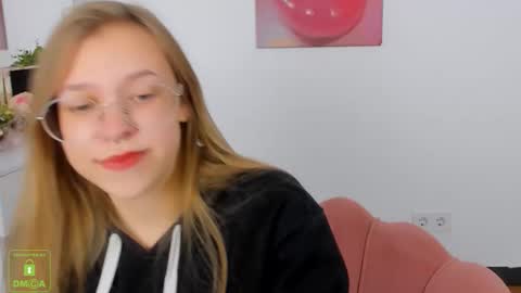 layriantavee online show from 11, 10, 2025