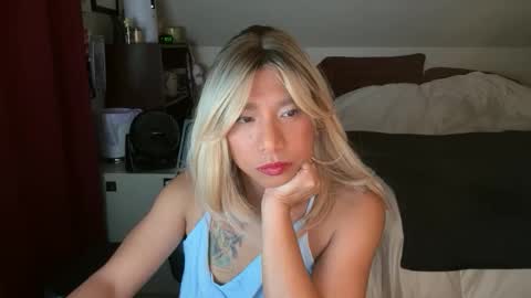 Snapshot of lbffemme chatting on 15, 11, 2025 lbffemme online show from 15, 11, 2025