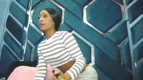 lea sewwtly online show from 17, 10, 2025