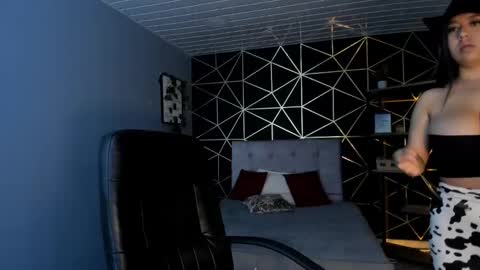 Lea Velle online show from 21, 10, 2025