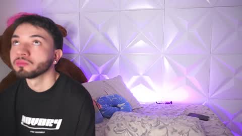 Snapshot of league_of_lovers2 chatting on 8, 2, 2025 Vero Andy and Caius online show from 8, 2, 2025