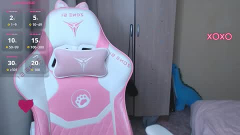 Snapshot of leah__gotty chatting on 26, 11, 2025 Leah Gotty online show from 26, 11, 2025