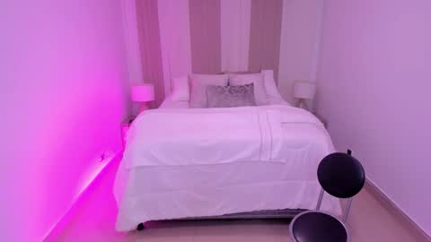 Leah  Greyy online show from 26, 11, 2025