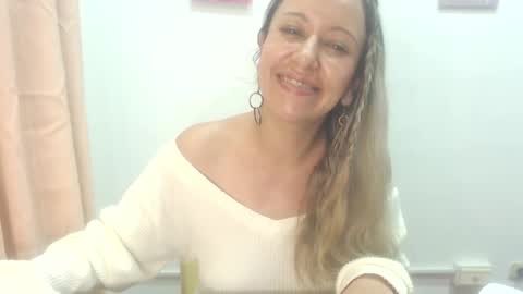 leah_susman online show from 6, 3, 2025
