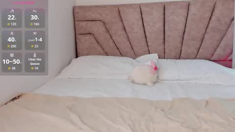 Snapshot of leahaltomm chatting on 10, 11, 2025 leahaltomm online show from 10, 11, 2025