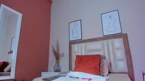 Leah Carter online show from 3, 2, 2025