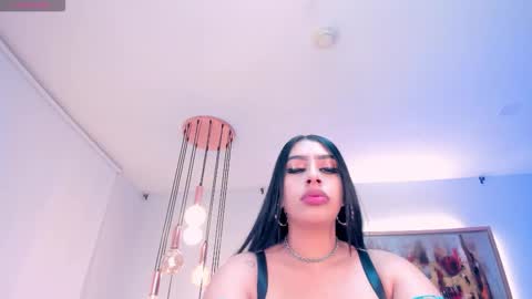 leahlombardi_ online show from 9, 1, 2026