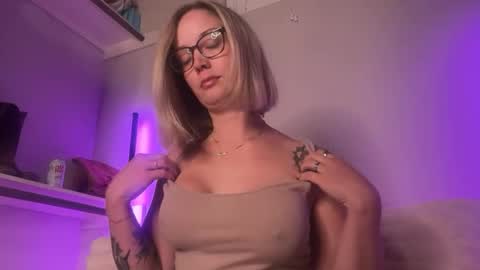 leanneluxecouple online show from 8, 10, 2025