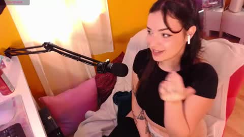 Lea Ray Pie online show from 6, 11, 2025