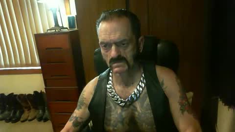 leathergreaser online show from 17, 12, 2024
