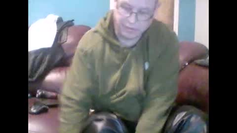 leatherpants68 online show from 7, 10, 2025